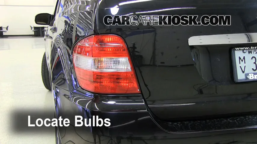 2007 Mercedes-Benz ML350 3.5L V6 Lights Tail Light (replace bulb)